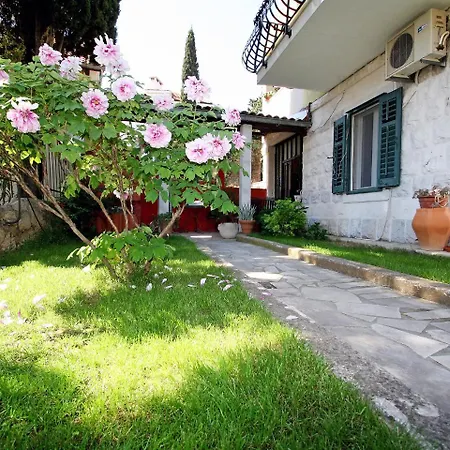 Pavia Apartmán *