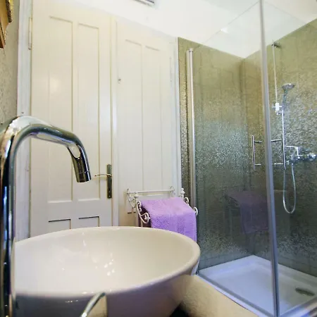 Pavia Apartament *